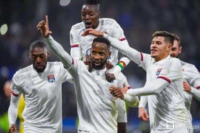 开元棋牌官方网站关于阿斯顿维拉发布备战花絮，今夜状态回暖，法国杯任务艰巨，训练强度明显提升的信息